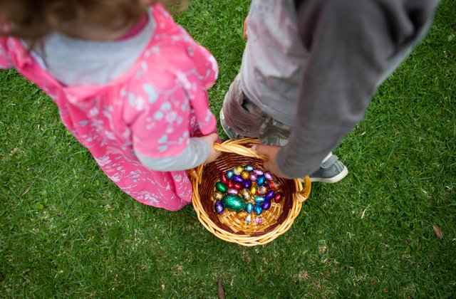 4 финансовых урока, которые дети могут извлечь из охоты за пасхальными яйцами